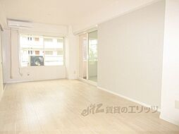 シーズン嵐山 4階2LDKのリビング/ダイニング