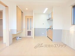 テッケルテスラ 4階1LDKのリビング/ダイニング