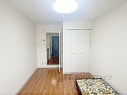 京都市営烏丸線 北大路駅 バス17分 原谷口下車 徒歩1分の賃貸マンション 5階1Kのリビング/ダイニング