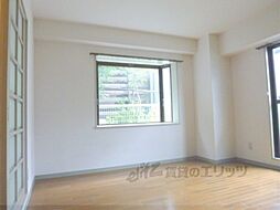 ＰＵＲＥ　ＣＲＹＳＴＡＬ 1階1Kのリビング/ダイニング