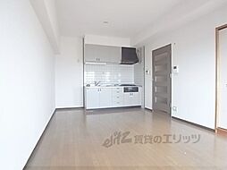 シャン・デ・リ 301 3階2LDKのリビング/ダイニング