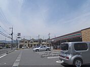 セブンイレブン　向日寺戸店まで540メートル