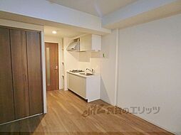 JR山陰本線 丹波口駅 徒歩10分の賃貸マンション 2階ワンルームのリビング/ダイニング