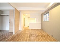 THE MANOR HOUSE 西院 209 2階1LDKのリビング/ダイニング