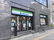ファミリーマート　五条大宮店まで100メートル