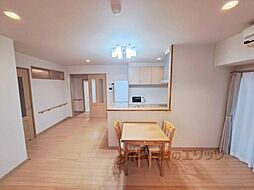 京都市営烏丸線 鞍馬口駅 徒歩3分の賃貸マンション 1階3LDKのリビング/ダイニング