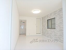 京都市営烏丸線 北大路駅 バス10分 御園口町下車 徒歩1分の賃貸マンション 1階ワンルームのリビング/ダイニング