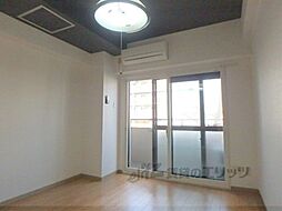 京都市営烏丸線 北大路駅 バス9分 千本北大路下車 徒歩3分の賃貸マンション 5階1Kのリビング/ダイニング