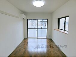 京阪本線 神宮丸太町駅 徒歩7分の賃貸マンション 2階1Kのリビング/ダイニング