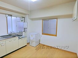 今出川マンション 2階ワンルームのリビング/ダイニング