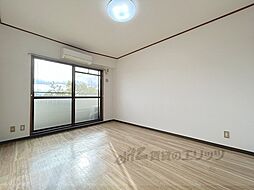 パビヨン宇多野 301 3階1Kのリビング/ダイニング