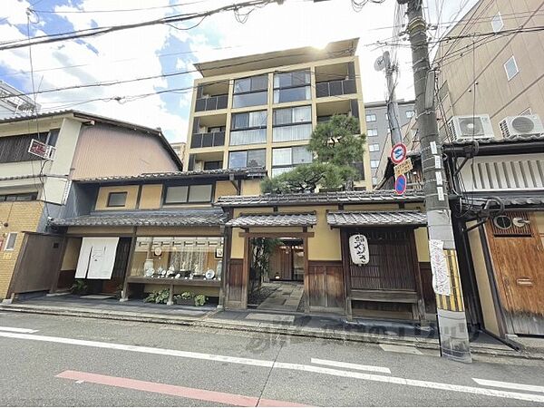 京都府京都市中京区押小路通柳馬場東入橘町(賃貸マンション2LDK・1階・61.68㎡)の写真 その1