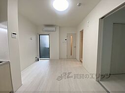 JR山陰本線 花園駅 徒歩9分の賃貸アパート 3階1LDKのリビング/ダイニング