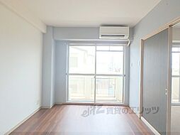 エンブレム城南宮 405 4階2DKのリビング/ダイニング