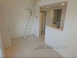 近鉄京都線 上鳥羽口駅 徒歩11分の賃貸アパート 1階1Kのリビング/ダイニング