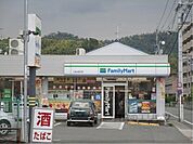 ファミリーマート　上桂山田口店まで150メートル
