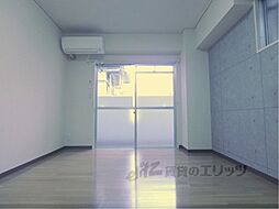 トレビアン東山 208 2階1Kのリビング/ダイニング