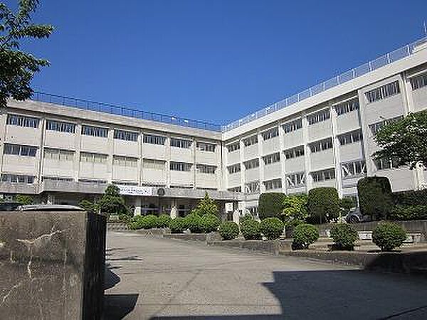 画像22:新潟市立東青山小学校(1、246m)