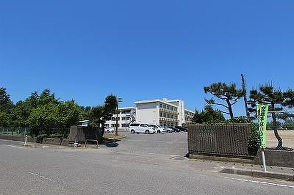 画像4:新潟市立立仏小学校(592m)