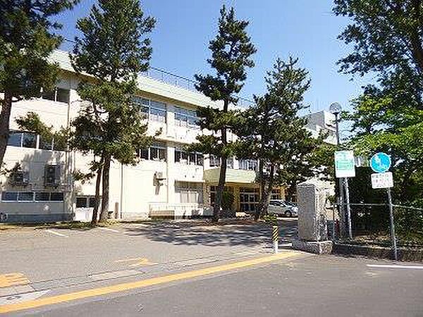 画像21:新潟市立内野小学校(1、077m)