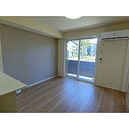 ヘシレ中御所 3階1LDKのリビング/ダイニング