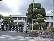愛知川小学校まで400メートル