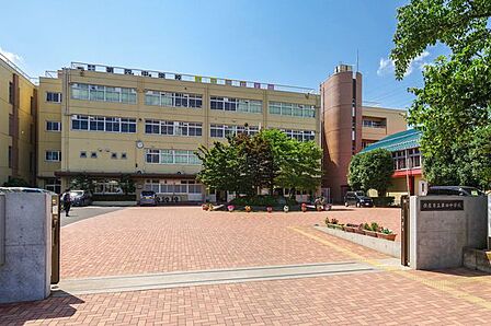 新座市立第四中学校 徒歩7分。 560m