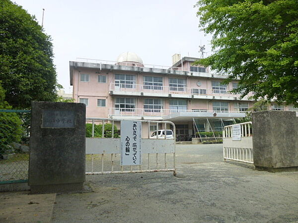 画像30:中学校「小田原市立白山中学校まで577m」