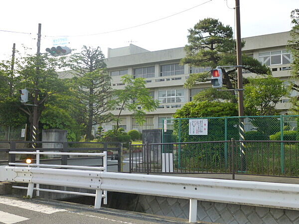 画像10:中学校「大井町立湘光中学校まで911m」
