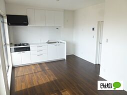 ロッキーホーム成田 306 3階2LDKのリビング/ダイニング