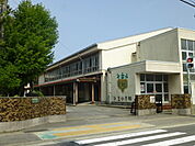 小学校「小田原市立新玉小学校まで198m」