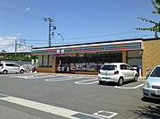 コンビニ「セブンイレブン小田原鴨宮駅南店まで520m」