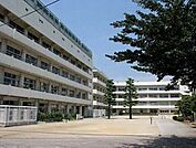 中学校「市川市立第五中学校まで900m」