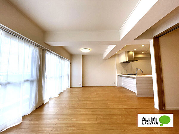 リビング/ダイニングを拡大表示