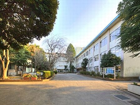 中学校「船橋市立習志野台中学校まで870m」