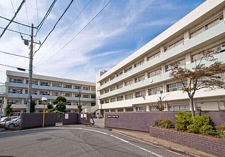 中学校「船橋市立七林中学校まで550m」