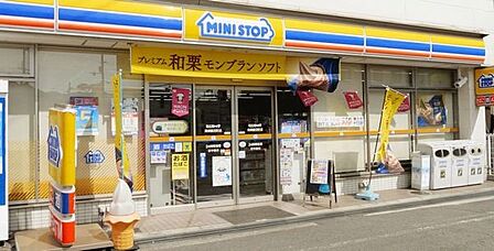 コンビニ「ミニストップ前原西6丁目店まで573m」