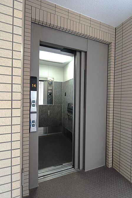【エレベーター完備！】重い荷物がある時や、ベビーカー・スーツケースの移動も楽々スムーズです。階上への移動も快適で、世代を問わず快適に暮らせる安心の設備です。