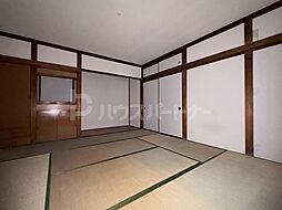 中央本町3丁目貸家 1 1階4LDKのリビング/ダイニング