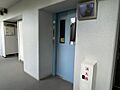 エレベーターに...
