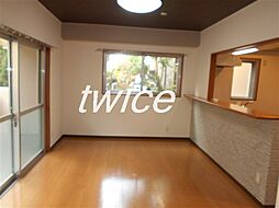 JR青梅線 小作駅 徒歩17分の賃貸マンション 1階2LDKのリビング/ダイニング