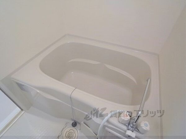 画像10:広めの浴槽です