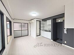 ポーシェ鴨川 301 3階ワンルームのリビング/ダイニング