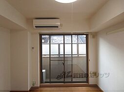 アパルトマン505 202 2階1Kのリビング/ダイニング