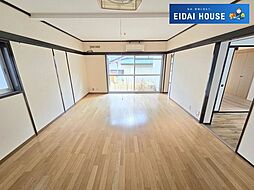 青葉区中山9丁目 8DKのリビング/ダイニング