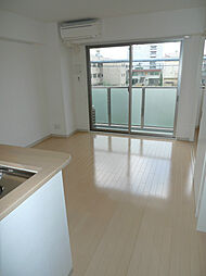 Root White 3 301 3階1LDKのリビング/ダイニング