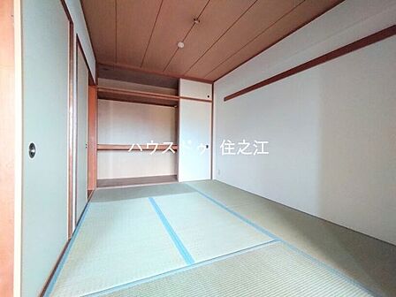全室に収納がございますのでお部屋の中がスッキリ片付きますよ