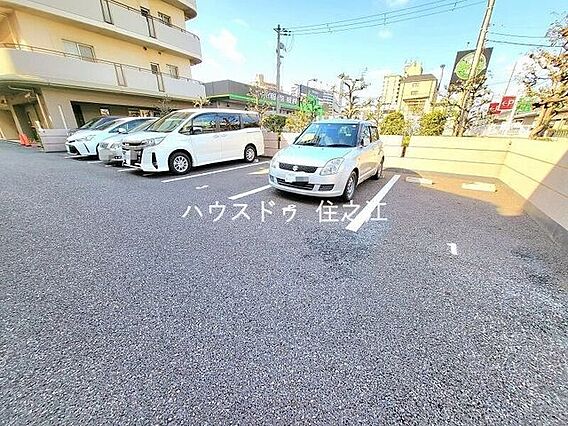 ★駐輪場も区画...