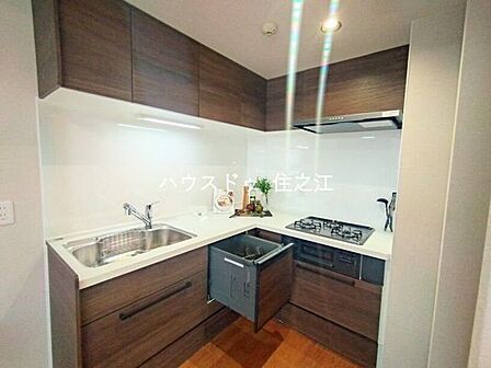 シンクも広めでお料理はもちろん食器洗いもしやすいですよ