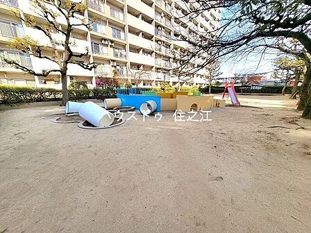 ★マンション敷地内。お子様の遊び場にも最適ですね♪
